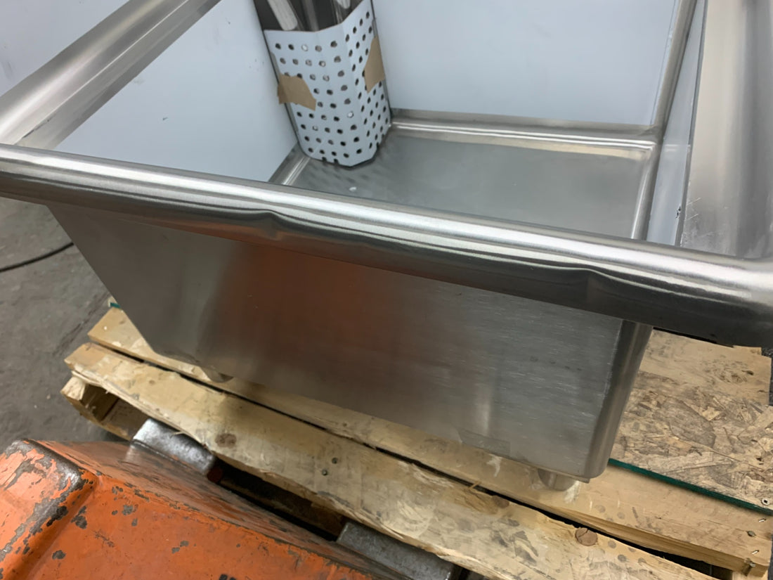 Évier double 24" x 24" avec égouttoir à droite (endommagé)