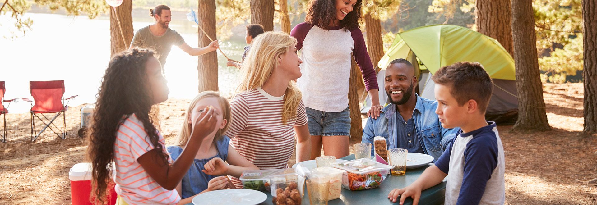 Sélection de produits pour la préparation de repas au camping