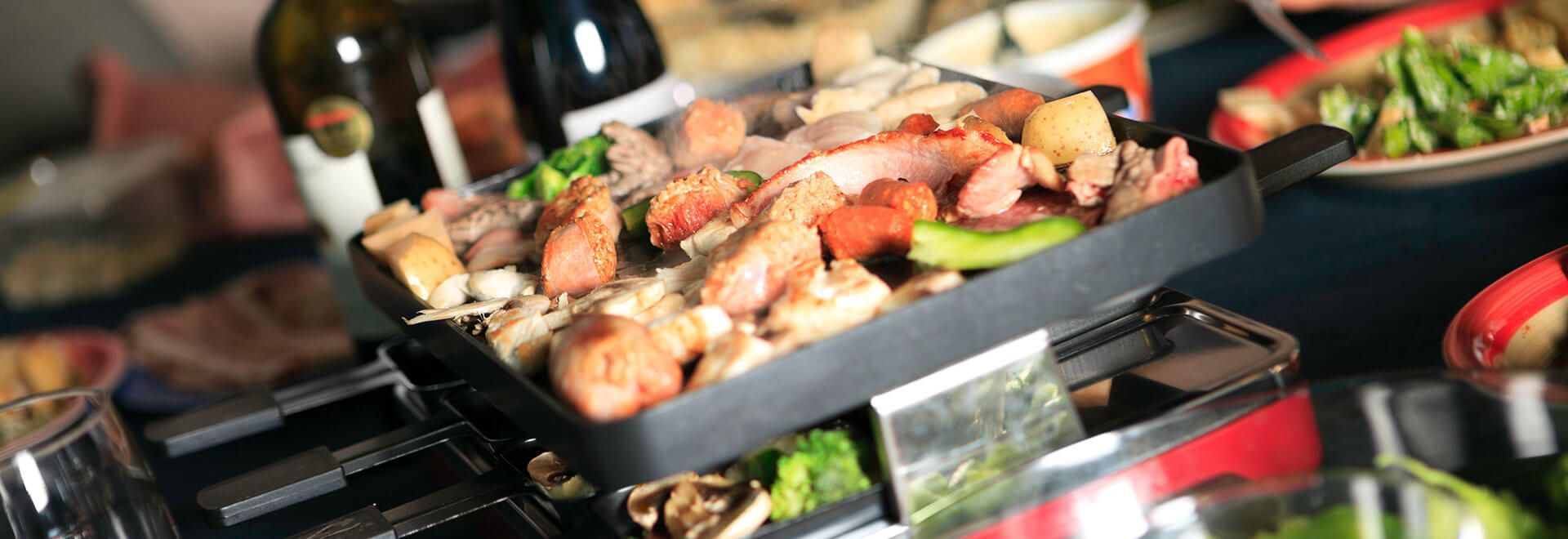 Fondue and raclette: the classics that warm our winters