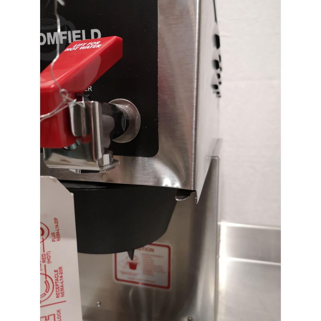 Three-Warmer Commercial Automatic Coffee Brewer (Damaged)