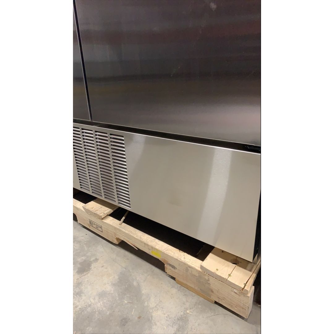 46 ft³ Two Full Door Freezer (Damaged)