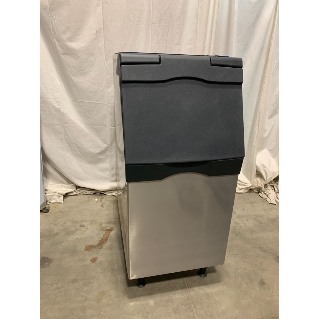 Modular Ice Storage Bin - 370 lb (Used)