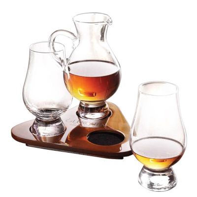 Ensemble décanteur et verres à whisky