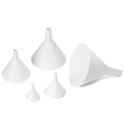 Ensemble de cinq entonnoirs en plastique