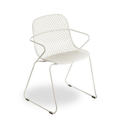 Chaise en métal avec appuis-bras Ramatuelle '73 - Crème absolue