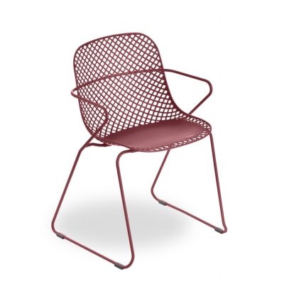 Chaise en métal avec appuis-bras Ramatuelle '73 - Rouge Bossa Nova