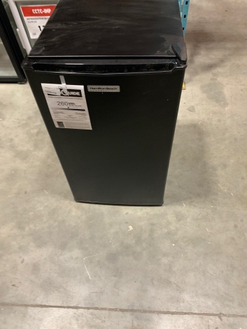 Réfrigérateur compact porte pleine 3.5pi³ (endommagé)