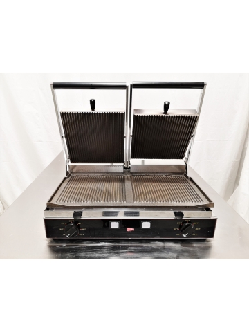 Ribbed Double Panini Grill - 3100 W (Damaged)