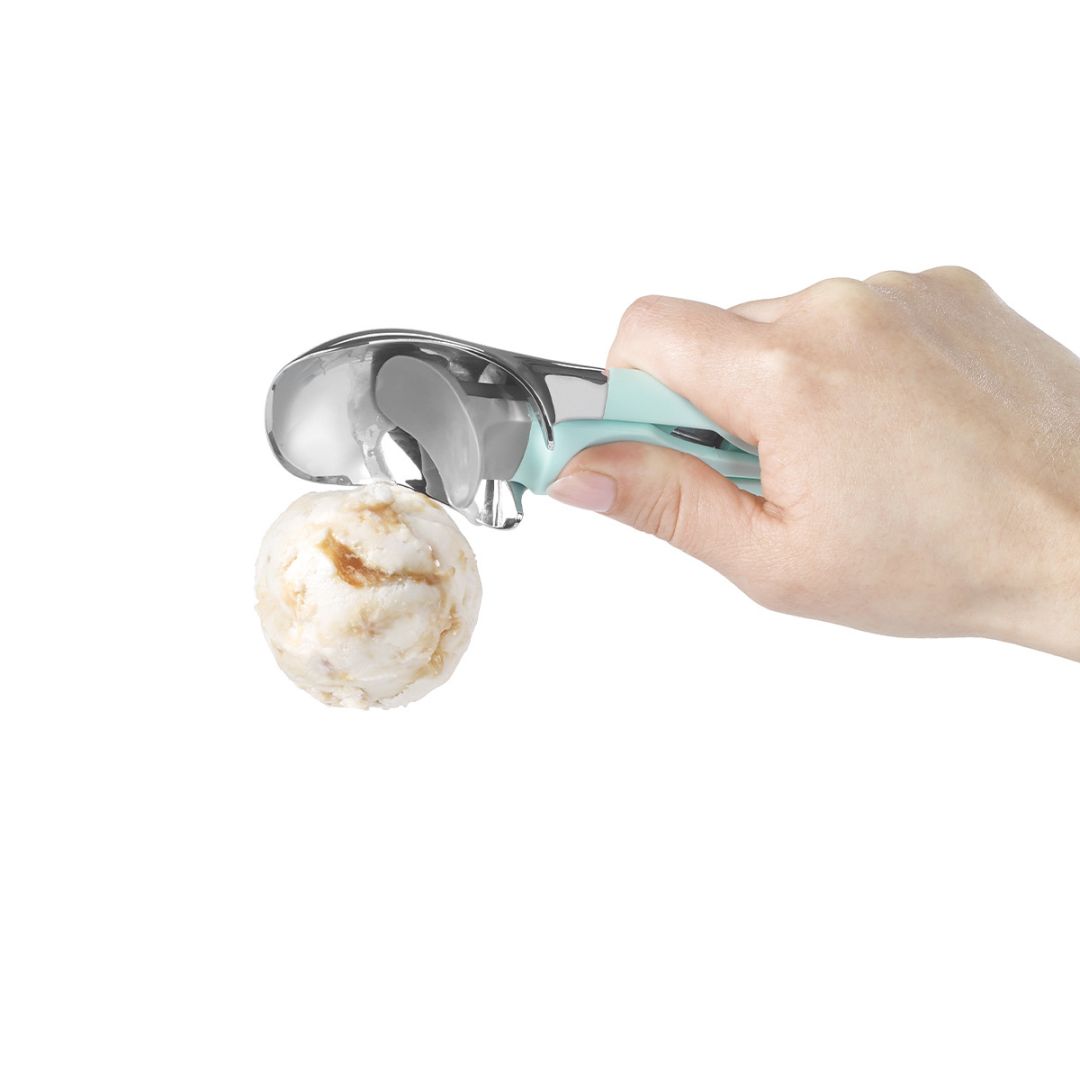 Cuillère à crème glacée avec poussoir