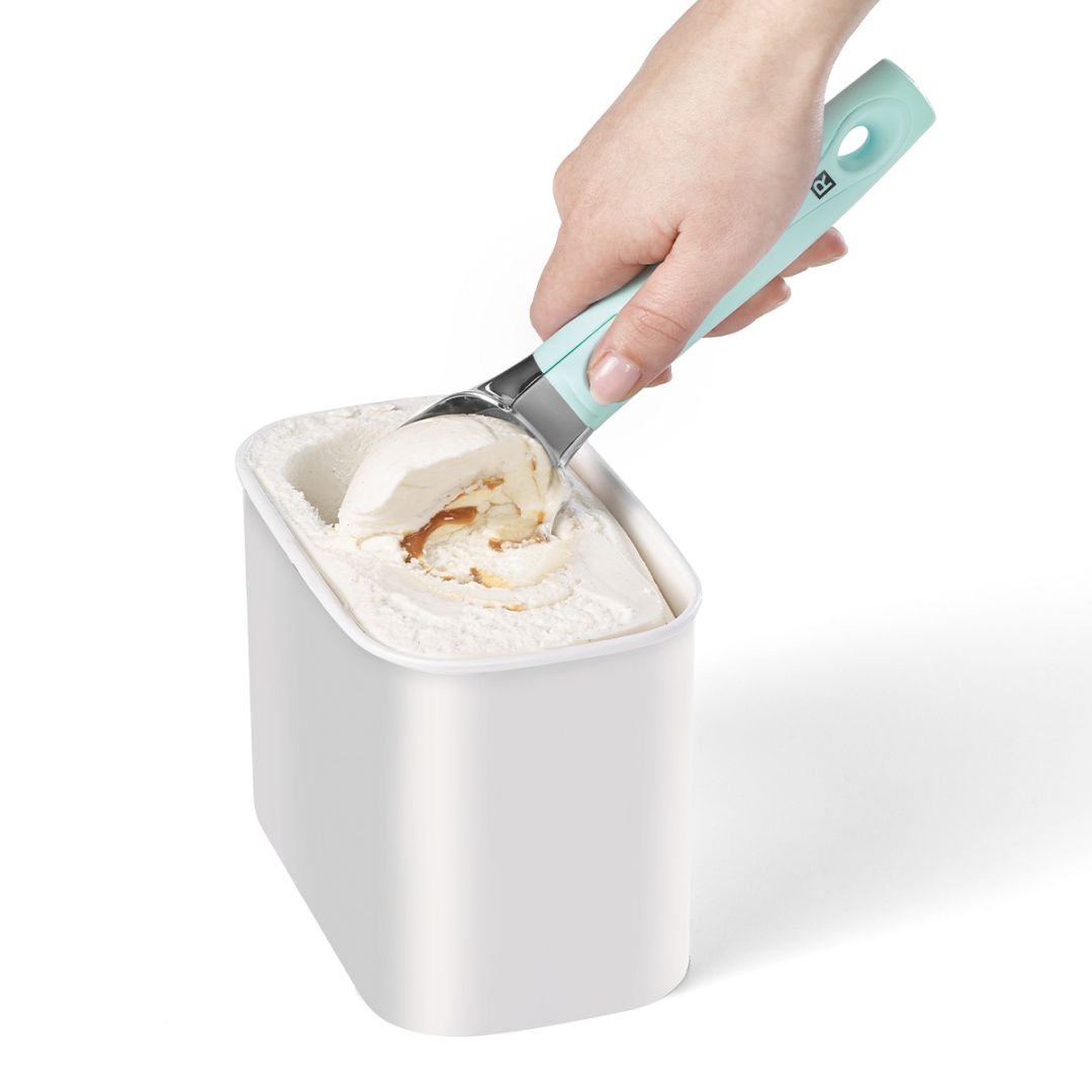 Cuillère à crème glacée avec poussoir