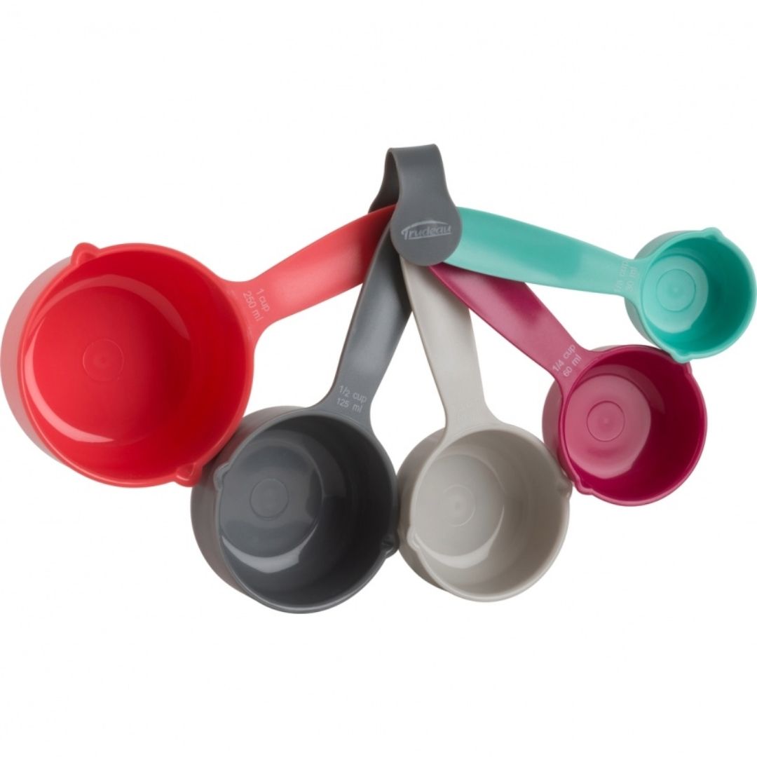 Ensemble de cinq tasses à mesurer en plastique