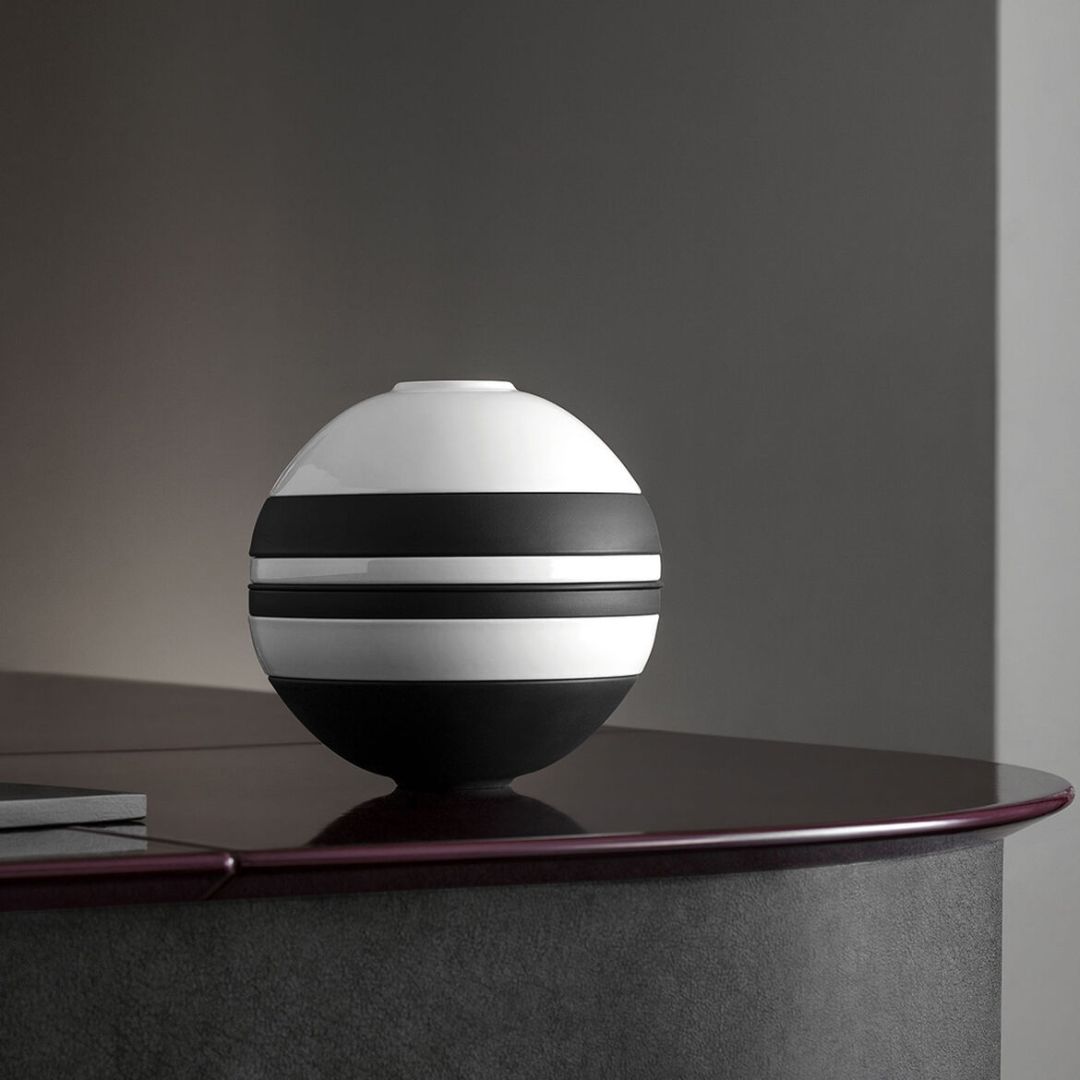Service de vaisselle sept pièces - La Boule noir et blanc