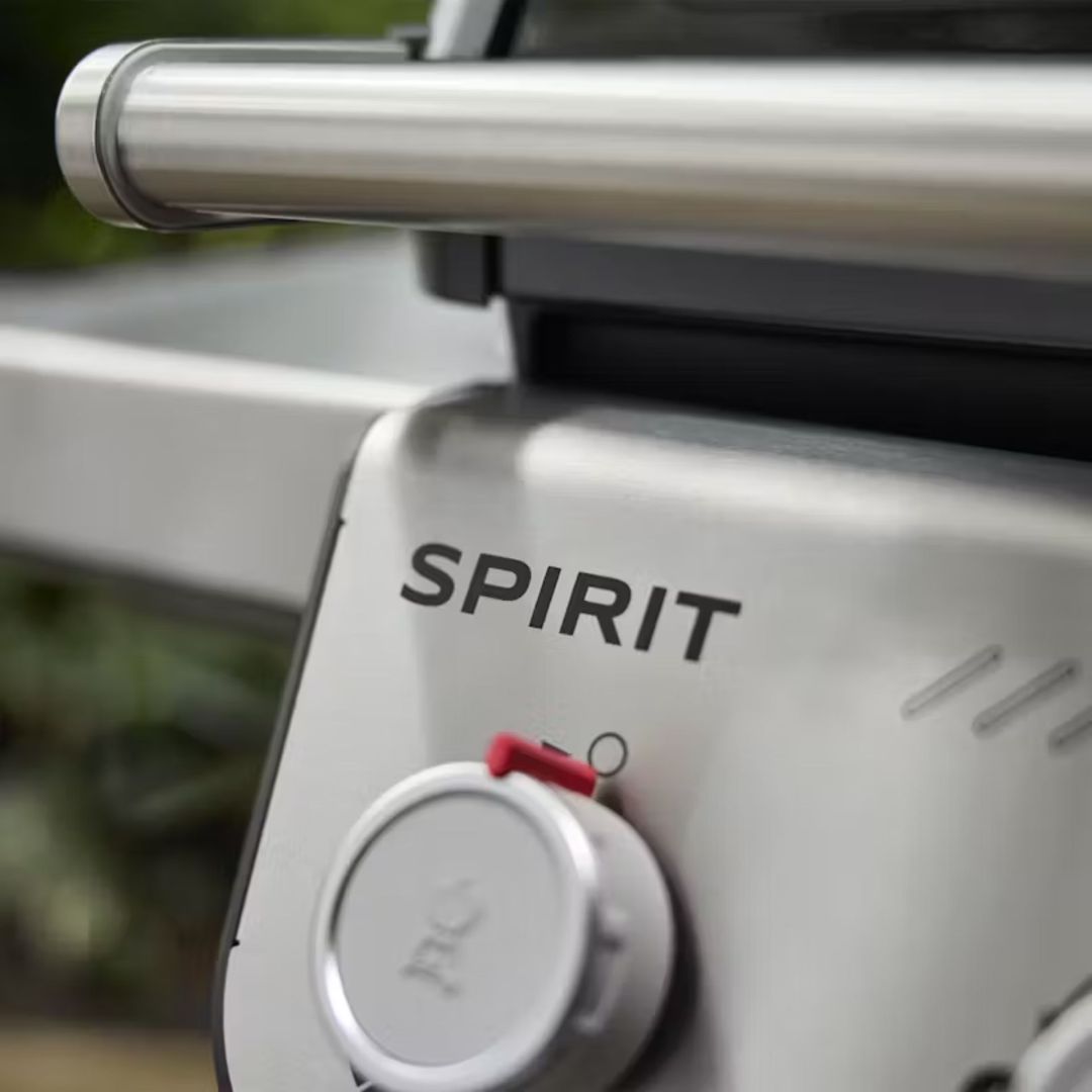 Spirit E-425 Propane Gas Grill - Black
