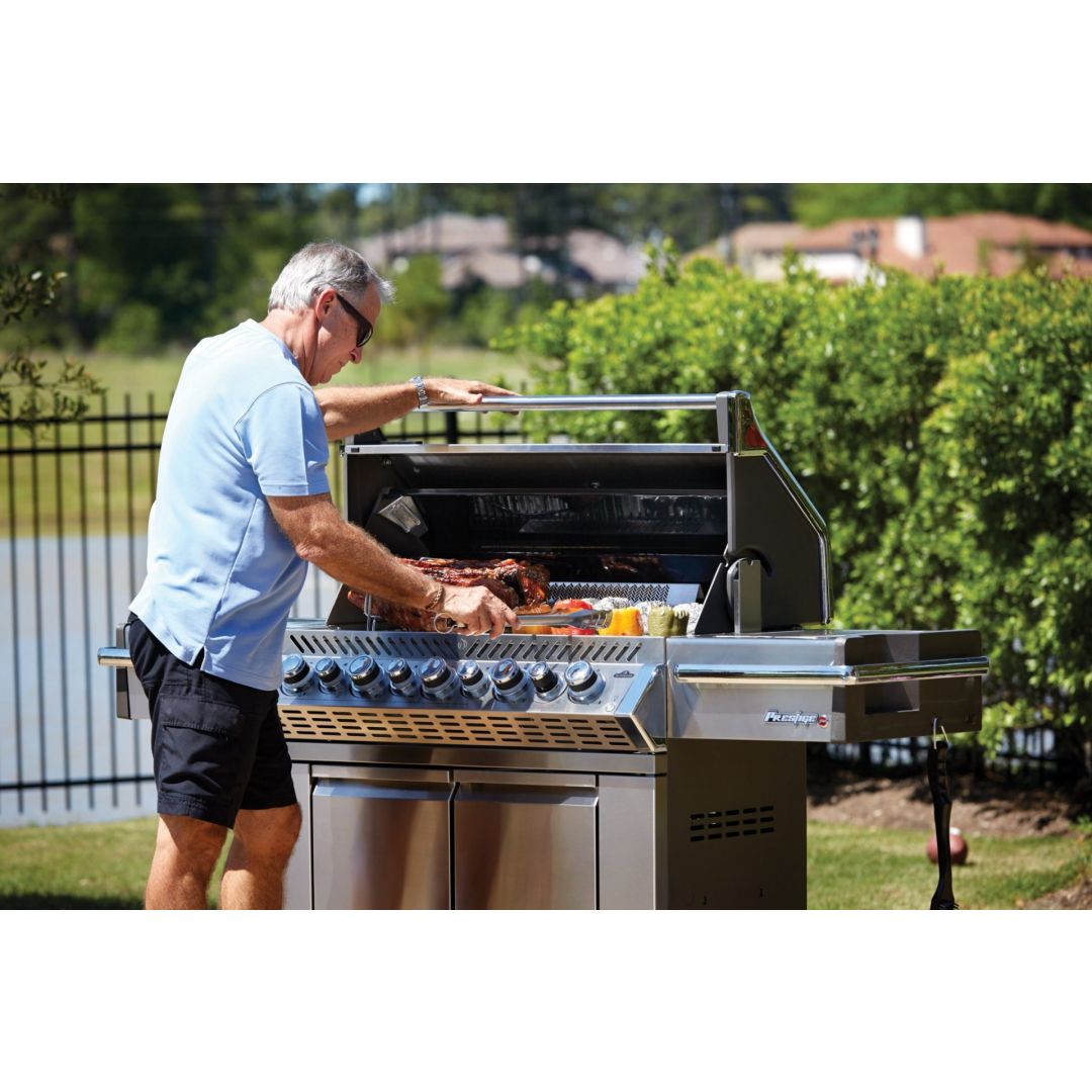 BBQ au gaz propane avec brûleurs arrière et latéral infrarouges - Prestige PRO 665 RSIB