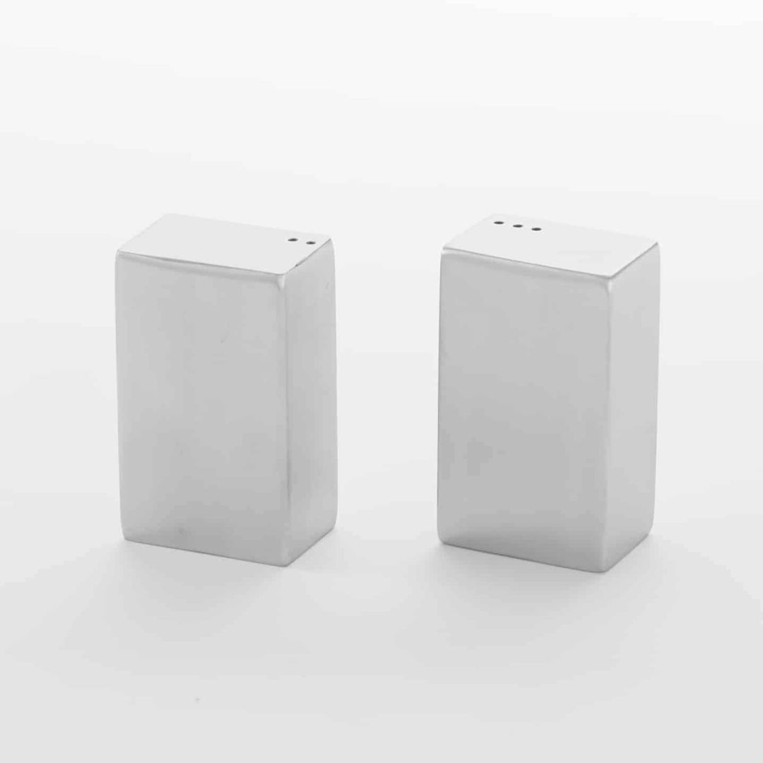  Salière et poivrière carrée en acier inoxydable 2 oz