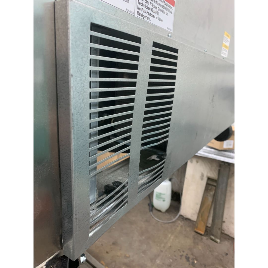 Réfrigérateur sous-comptoir 2 portes pleines - 48" (endommagé)