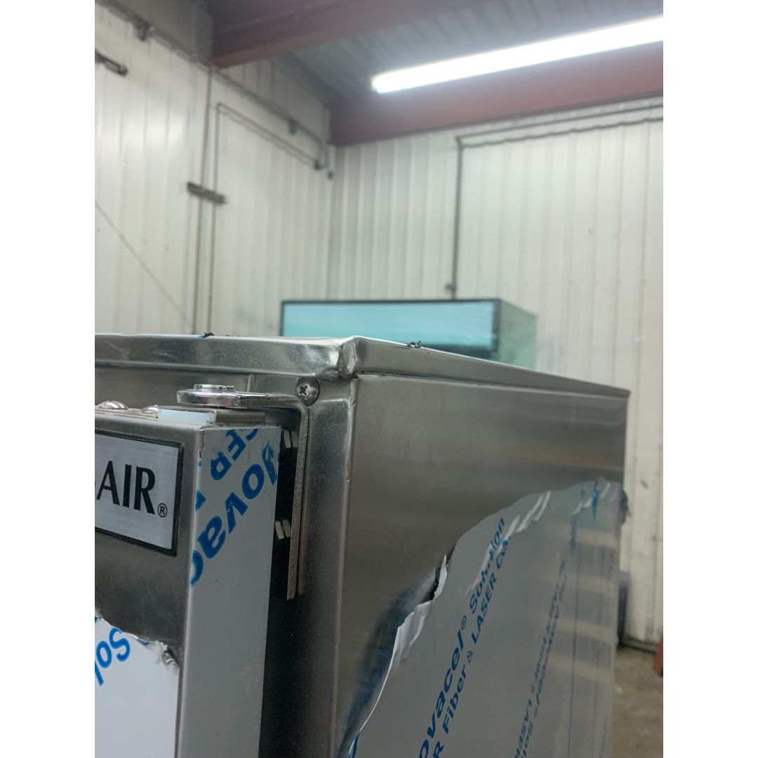 Réfrigérateur sous-comptoir 2 portes pleines - 48" (endommagé)