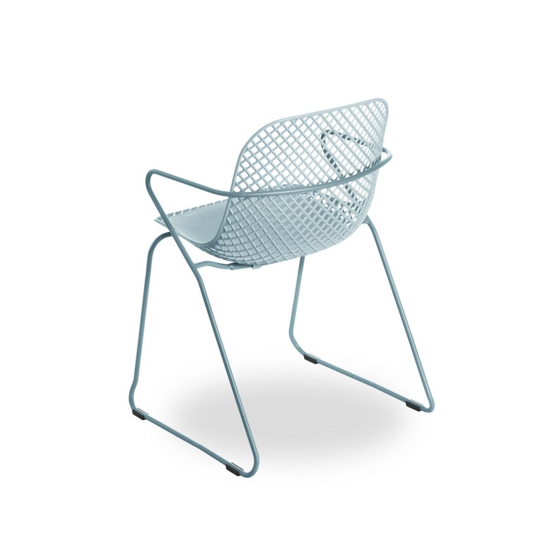 Chaise en métal avec appuis-bras Ramatuelle '73 - Bleu ether