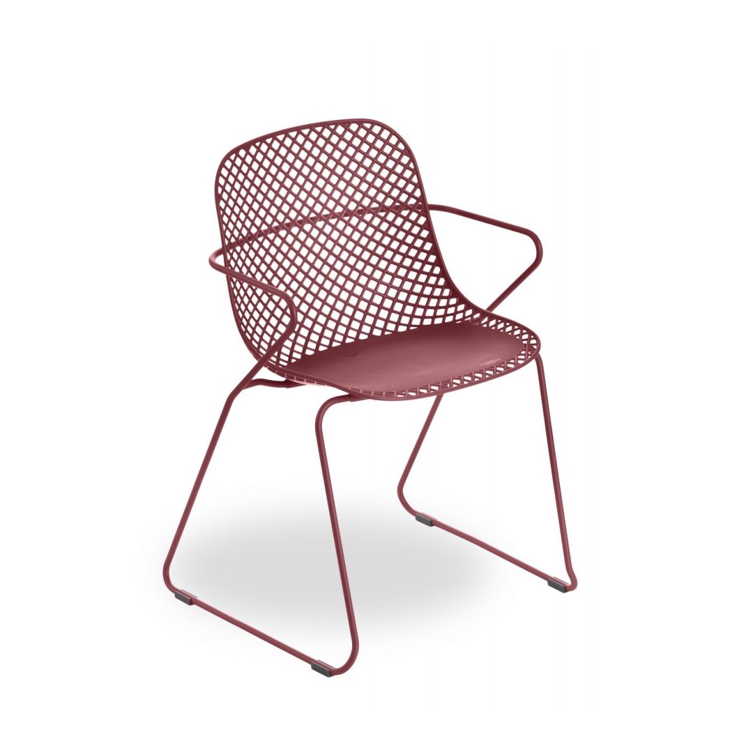 Chaise en métal avec appuis-bras Ramatuelle '73 - Rouge Bossa Nova