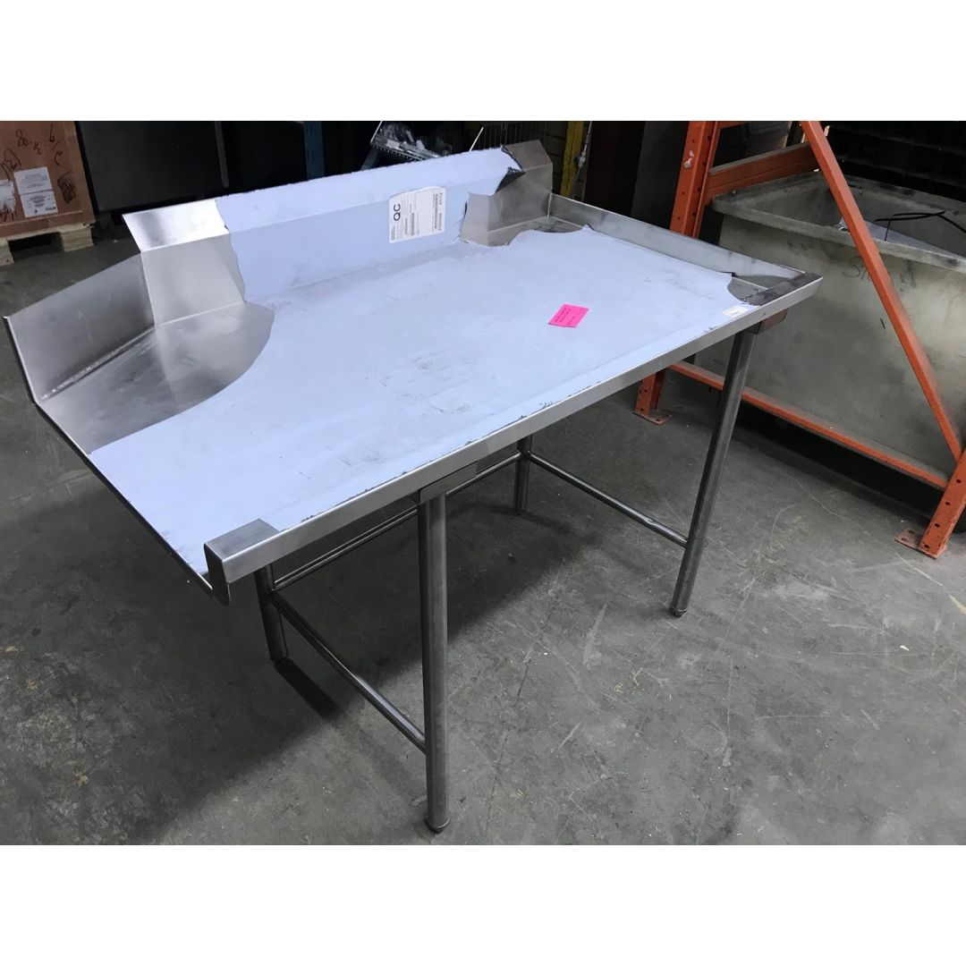 Table à vaisselle propre 51" (endommagée)